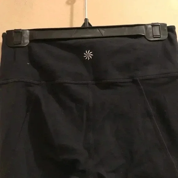 Athleta Capri Criss Cross Chaturanga Leggings - Picture 11 of 11